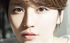 跪在女王脚下的奴